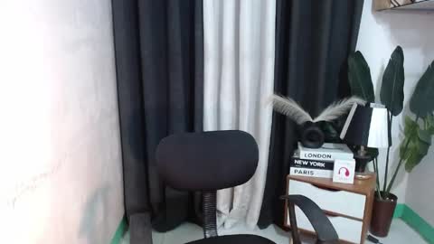 Snapshot of miss_catherinex chatting on 06-01-26, 01:46 miss_catherinex online show from 06-01-26, 01:46