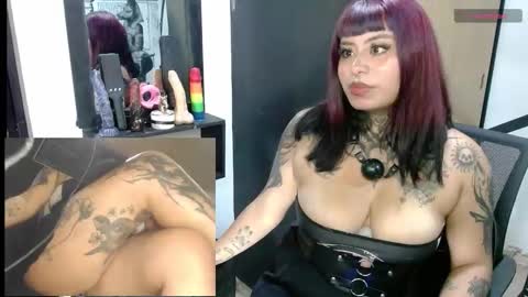 Snapshot of miss_clover chatting on 09-11-25, 11:05 miss_clover online show from 09-11-25, 11:05
