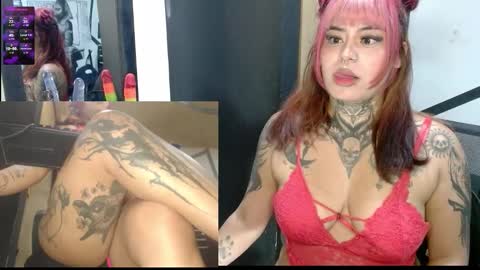 Snapshot of miss_clover chatting on 11-10-25, 09:41 miss_clover online show from 11-10-25, 09:41