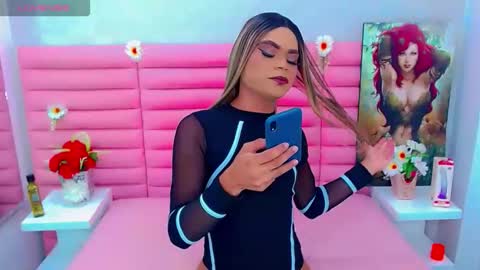 Snapshot of miss_dania chatting on 10-11-25, 07:56 DANIA online show from 10-11-25, 07:56