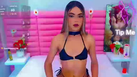 Snapshot of miss_dania chatting on 10-18-25, 09:15 DANIA online show from 10-18-25, 09:15