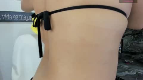 Snapshot of miss_danika chatting on 10-29-25, 11:01 Danika online show from 10-29-25, 11:01