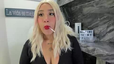 Snapshot of miss_danika chatting on 11-04-25, 10:58 Danika online show from 11-04-25, 10:58