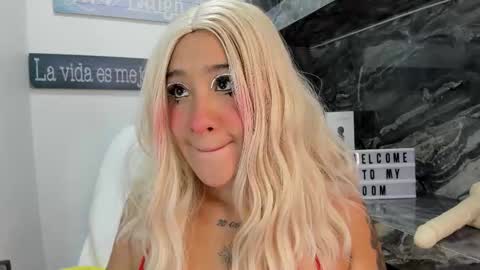 Snapshot of miss_danika chatting on 11-08-25, 10:59 Danika online show from 11-08-25, 10:59