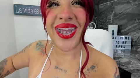 Snapshot of miss_danika chatting on 11-13-25, 11:09 Danika online show from 11-13-25, 11:09