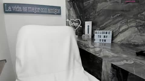 Snapshot of miss_danika chatting on 11-20-25, 10:59 Danika online show from 11-20-25, 10:59