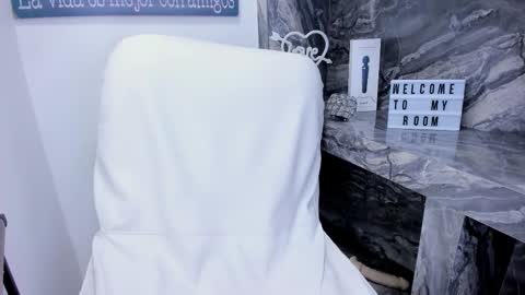 Snapshot of miss_danika chatting on 01-07-26, 11:01 Danika online show from 01-07-26, 11:01