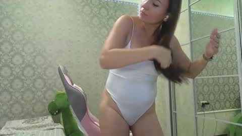 miss_divora online show from 09-18-25, 08:05