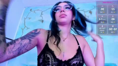 miss_evans_ online show from 05-20-26, 01:12