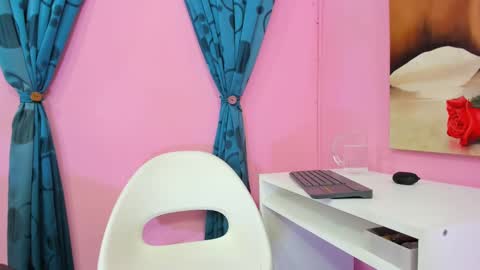 Monica Patricia online show from 02-10-25, 01:14