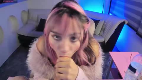 Snapshot of miss_ginebra_1 chatting on 03-13-26, 04:35 insta online show from 03-13-26, 04:35