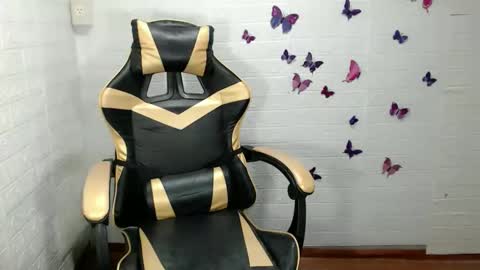 Snapshot of miss_jackilynxxx chatting on 05-03-26, 04:40 miss_jackilynxxx online show from 05-03-26, 04:40