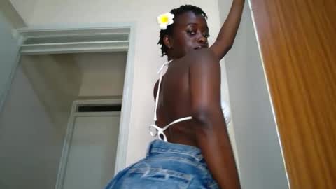 Snapshot of miss_jamilla255 chatting on 11-05-25, 07:08 SensuElle WHAT I DONT SHOW HERE... YOULL ONLY SEE IN PRIVATE online show from 11-05-25, 07:08