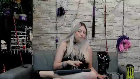 Snapshot of miss_kaz chatting on 06-27-26, 12:04 Kaz online show from 06-27-26, 12:04