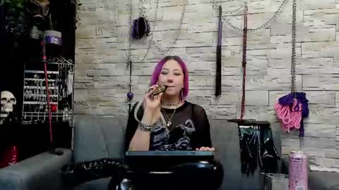 Snapshot of miss_kaz chatting on 07-17-26, 01:12 Kaz online show from 07-17-26, 01:12