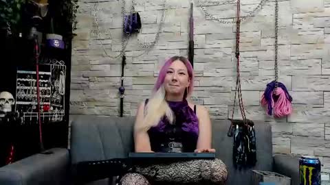 Snapshot of miss_kaz chatting on 07-25-26, 12:09 Kaz online show from 07-25-26, 12:09