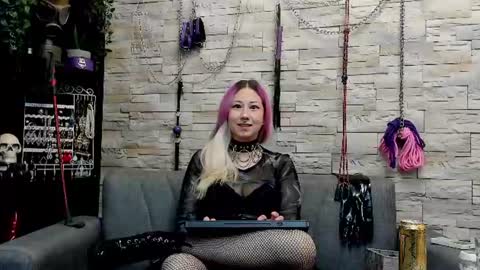Snapshot of miss_kaz chatting on 07-26-26, 12:41 Kaz online show from 07-26-26, 12:41