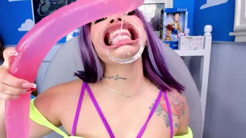 Snapshot of miss_keisi chatting on 01-03-25, 09:05 Keisi online show from 01-03-25, 09:05