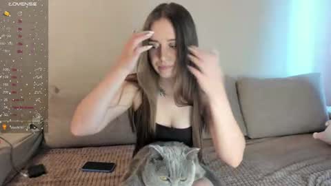 Snapshot of miss_kitty13 chatting on 07-09-26, 02:04 Kitty online show from 07-09-26, 02:04