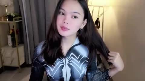 miss_kyrstyn online show from 04-17-26, 04:32