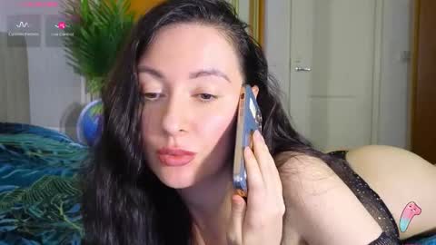 Laura online show from 04-25-26, 01:41