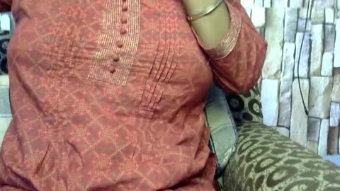 Snapshot of miss_mahi69 chatting on 09-21-25, 02:08 Mahi online show from 09-21-25, 02:08