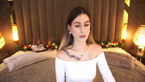 Snapshot of miss_martini chatting on 12-28-24, 07:33   online show from 12-28-24, 07:33