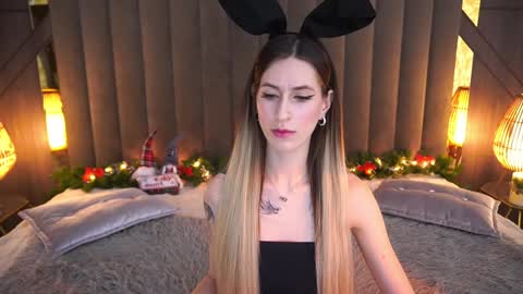 Snapshot of miss_martini chatting on 12-30-24, 10:21   online show from 12-30-24, 10:21