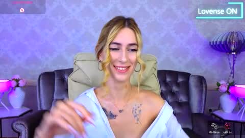 Snapshot of miss_martini chatting on 09-18-25, 06:26   online show from 09-18-25, 06:26