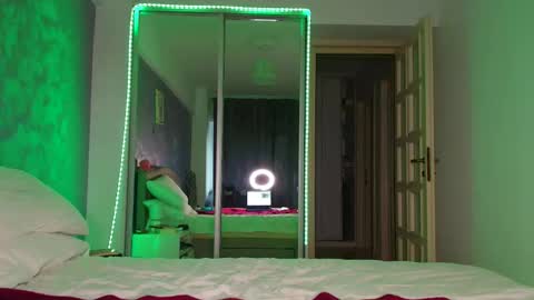 miss_medyson online show from 10-01-25, 07:36