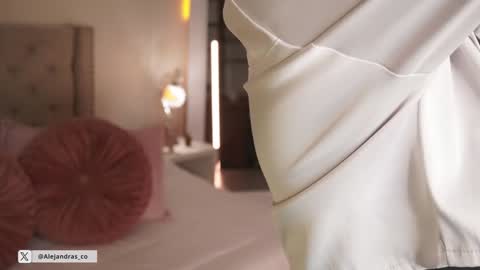 Snapshot of miss_meii chatting on 02-09-26, 11:20 Alejandra online show from 02-09-26, 11:20