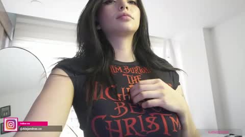 Alejandra online show from 04-29-26, 09:43