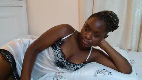 Snapshot of miss_monroee chatting on 05-12-26, 10:18 monroe online show from 05-12-26, 10:18