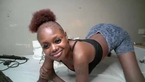 miss_pretty01 online show from 04-24-26, 12:51