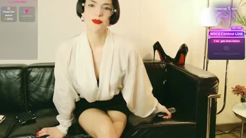 Snapshot of miss_satori_rose chatting on 12-10-24, 09:54 Satori Rose online show from 12-10-24, 09:54