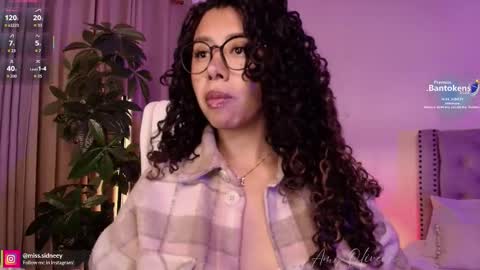 Amy Olivera online show from 09-24-25, 01:14