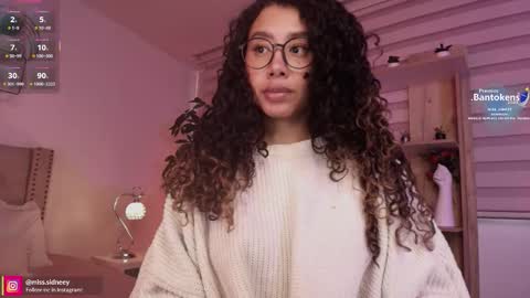 Amy Olivera online show from 10-20-25, 01:00