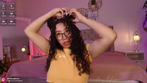 Amy Olivera online show from 11-12-25, 01:11