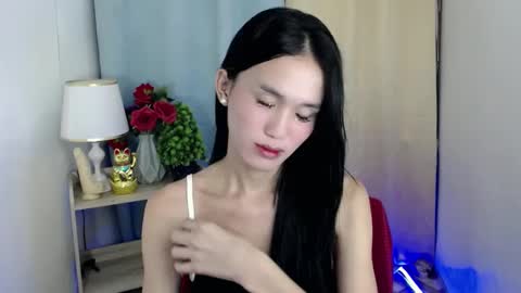 Snapshot of miss_sunshinex chatting on 01-20-25, 03:59 Shine online show from 01-20-25, 03:59