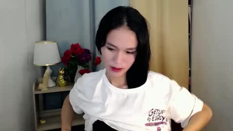 Snapshot of miss_sunshinex chatting on 02-02-25, 05:21 Shine online show from 02-02-25, 05:21