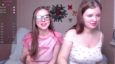 Snapshot of miss_sweetbb chatting on 01-12-25, 06:06 Bella online show from 01-12-25, 06:06