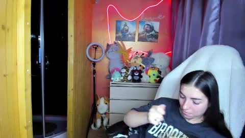 Snapshot of miss_tasy chatting on 06-04-26, 03:56 Melanie January 15th is my birthday there will be an interesting show online show from 06-04-26, 03:56