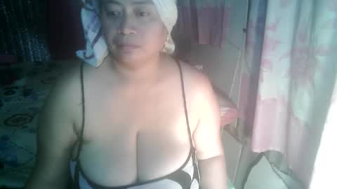 Snapshot of miss_v0lcan0 chatting on 10-31-25, 10:49 miss v0lcan0 online show from 10-31-25, 10:49