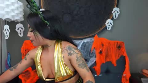 Vaiolette online show from 10-31-25, 11:11