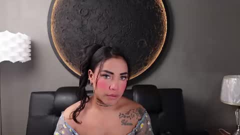 Snapshot of miss_vaiolette chatting on 06-30-26, 11:00 Vaiolette online show from 06-30-26, 11:00