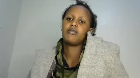 miss_vall online show from 01-28-25, 07:00