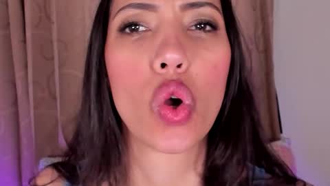 Miss Veronica online show from 02-05-26, 02:00