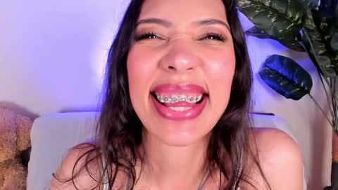 Miss Veronica online show from 05-13-26, 01:30