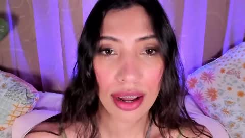 Snapshot of miss_veronica2 chatting on 05-29-26, 01:09 Miss Veronica online show from 05-29-26, 01:09