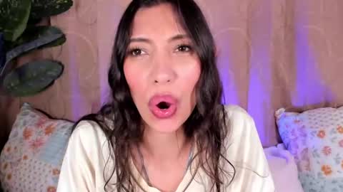 Snapshot of miss_veronica2 chatting on 06-19-26, 02:21 Miss Veronica online show from 06-19-26, 02:21